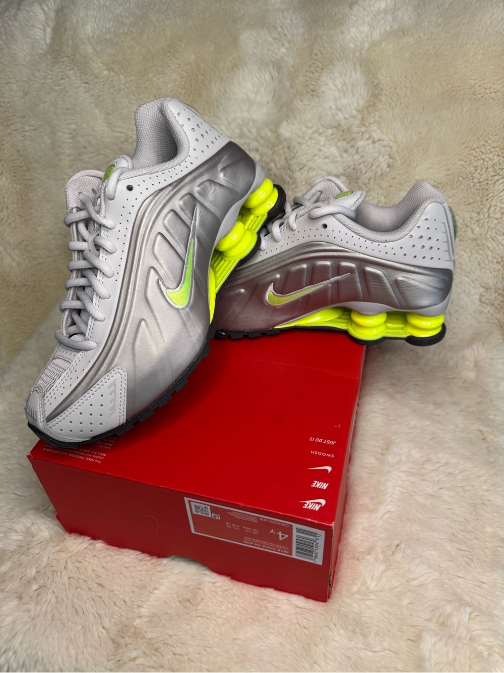 New Nike Shox size 4y